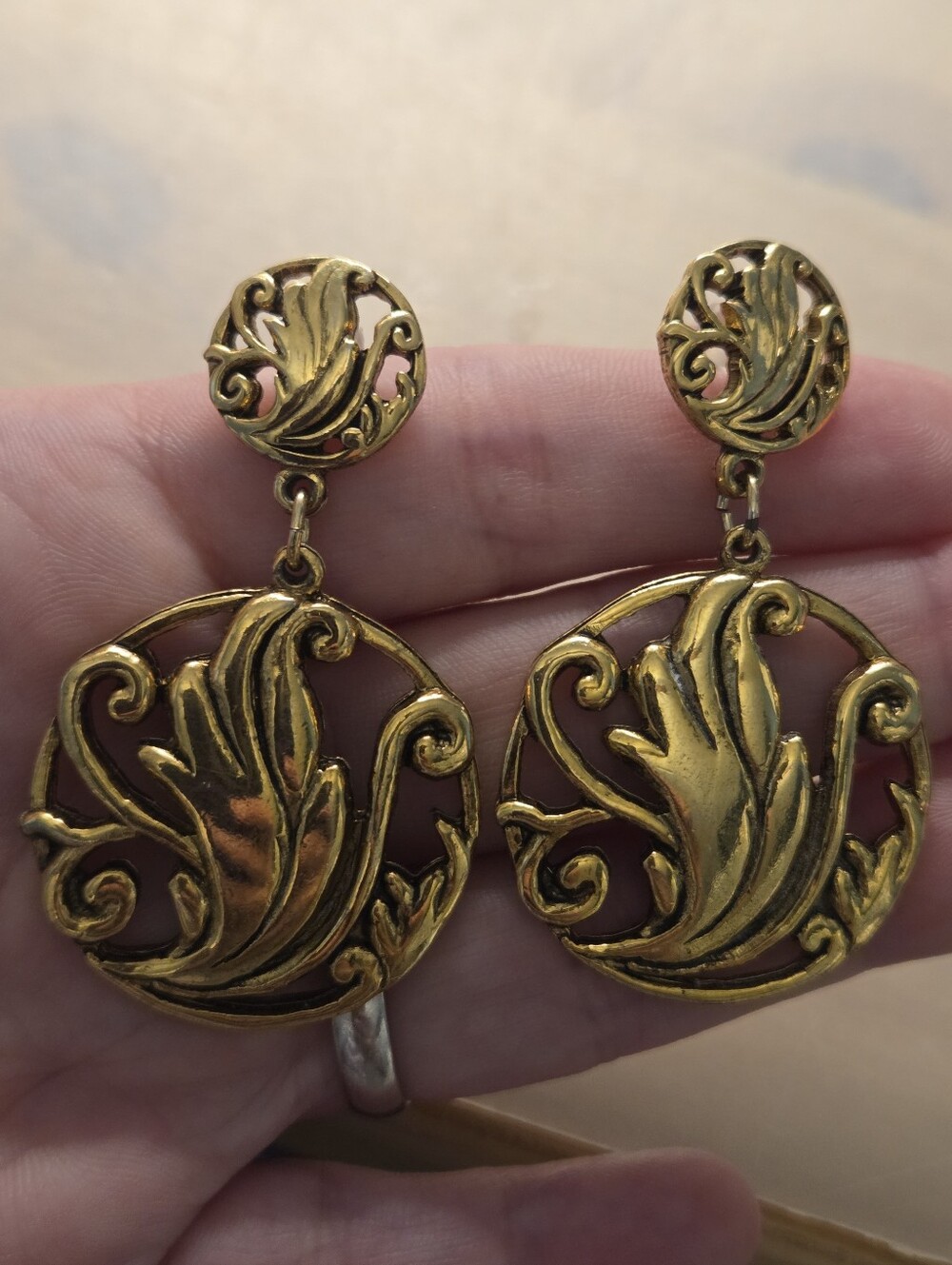 Vintage GJD Ginnie Johansen Gold Tone Scrollwork Dangle Earrings